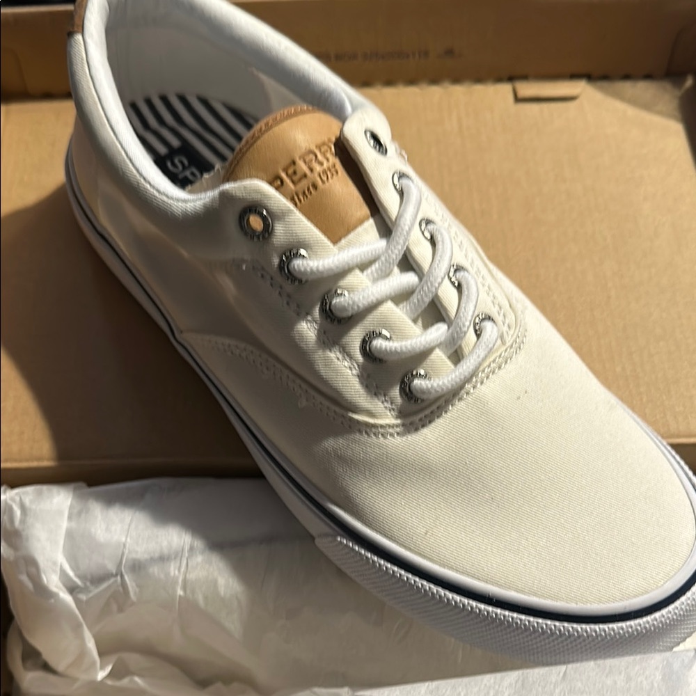 Sperry White Sneakers Casual Low-Top Design